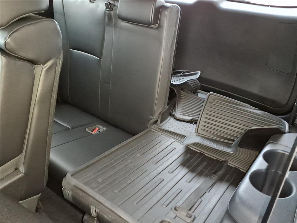 used 2022 Toyota Highlander car, priced at $38,999