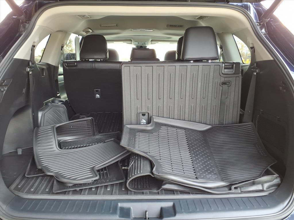 used 2022 Toyota Highlander car, priced at $38,999