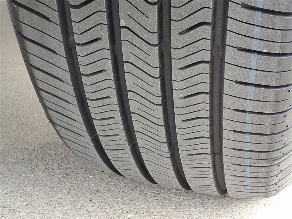 used 2022 Toyota Highlander car, priced at $38,999