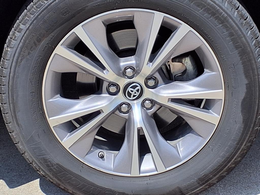 used 2016 Toyota Highlander car, priced at $22,999