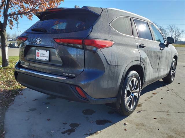 used 2021 Toyota Highlander car, priced at $34,999