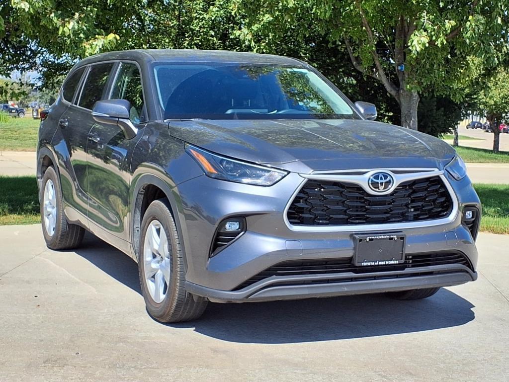used 2023 Toyota Highlander car, priced at $35,999