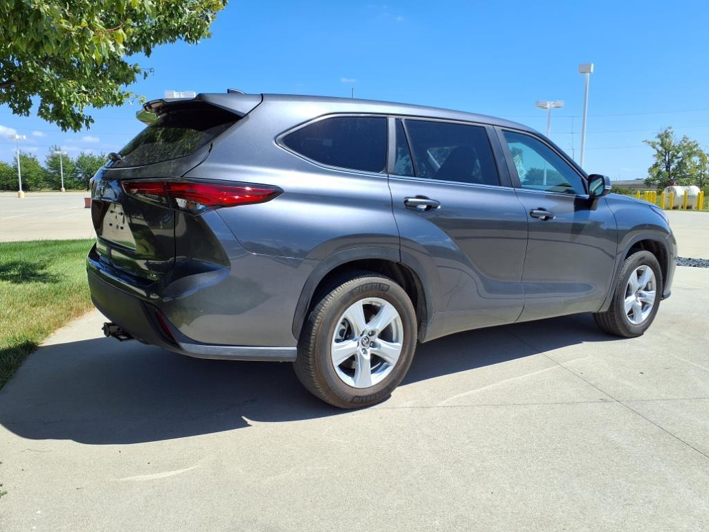 used 2023 Toyota Highlander car, priced at $35,999