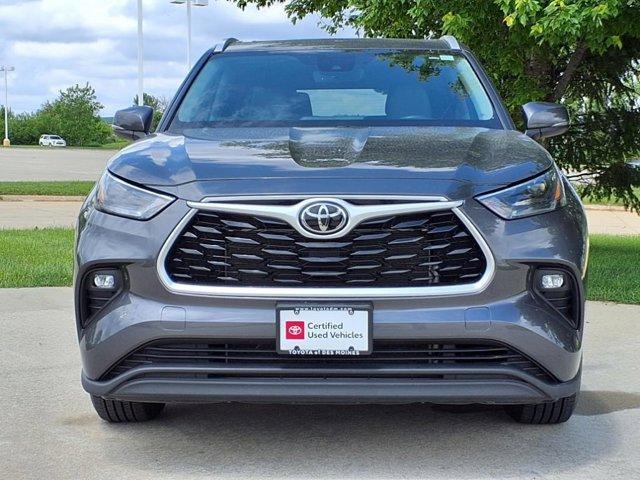 used 2022 Toyota Highlander car, priced at $39,999