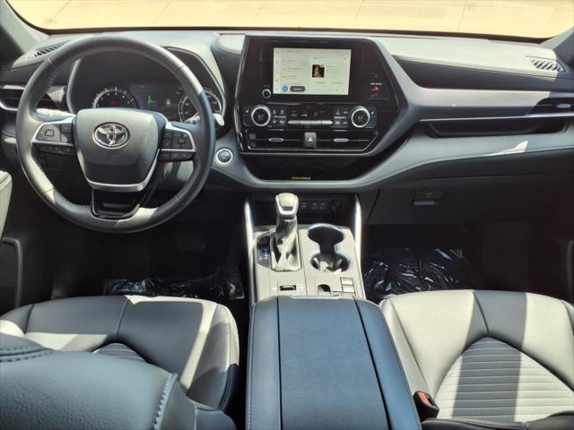 used 2024 Toyota Highlander car, priced at $44,988