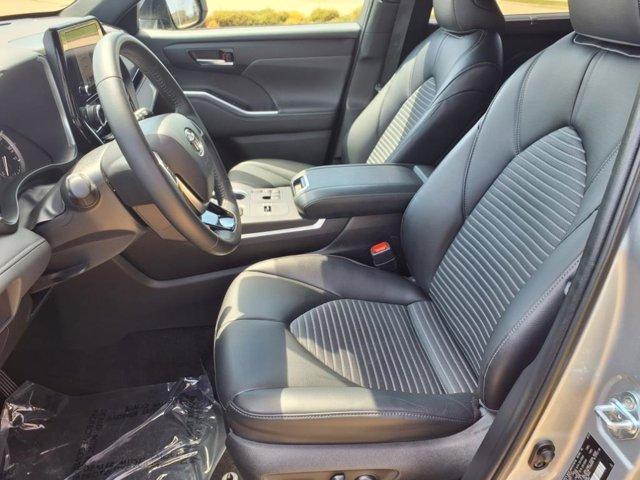 used 2024 Toyota Highlander car, priced at $45,510