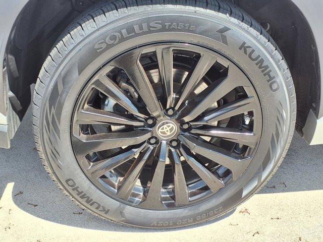 used 2024 Toyota Highlander car, priced at $45,510