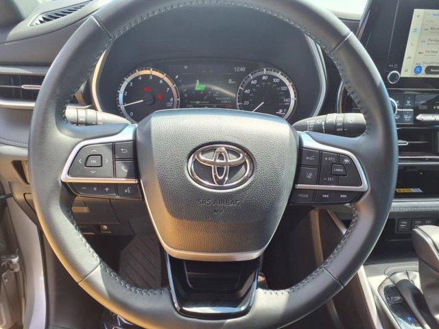 used 2024 Toyota Highlander car, priced at $45,510