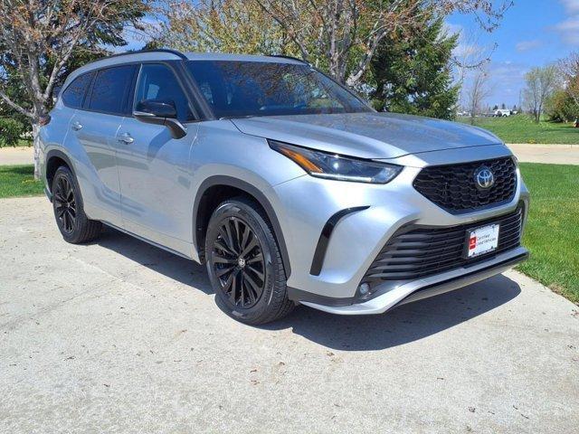 used 2024 Toyota Highlander car, priced at $45,510