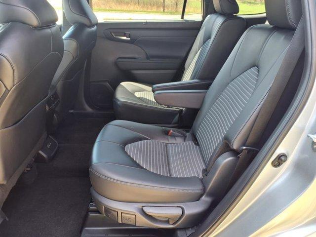 used 2024 Toyota Highlander car, priced at $45,510