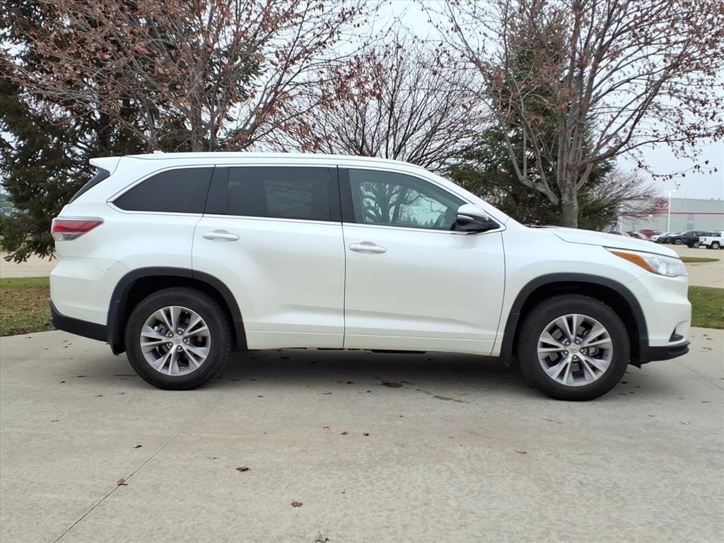 used 2015 Toyota Highlander car, priced at $21,999