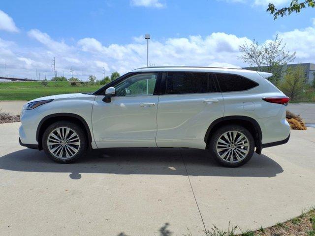 used 2023 Toyota Highlander Hybrid car, priced at $53,999