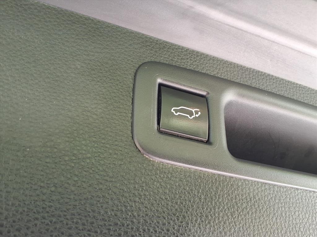 used 2023 Toyota Highlander car, priced at $35,999