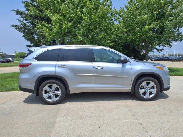 used 2016 Toyota Highlander car, priced at $21,999