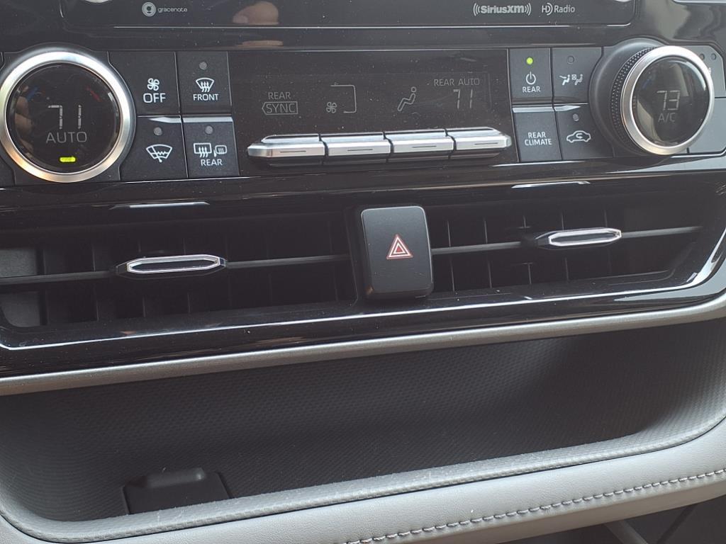 used 2022 Toyota Highlander car, priced at $38,988