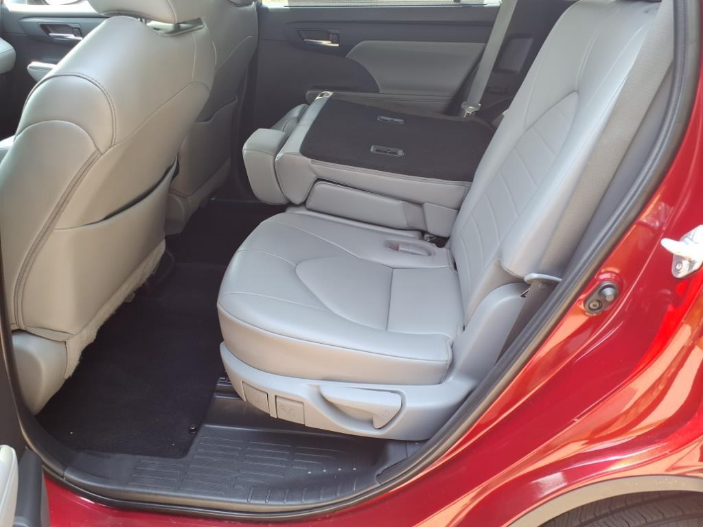 used 2022 Toyota Highlander car, priced at $38,988