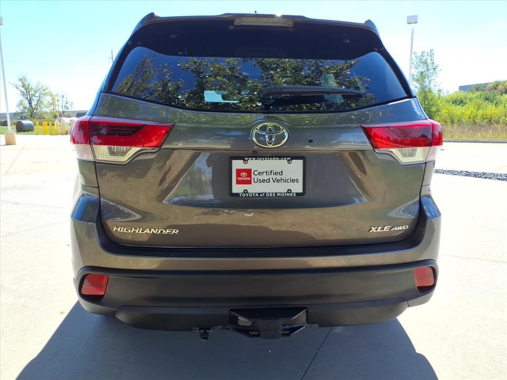 used 2019 Toyota Highlander car, priced at $28,999