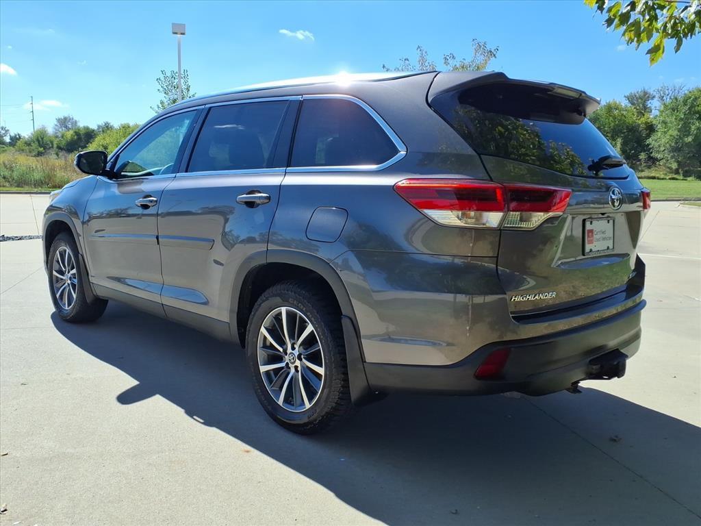 used 2019 Toyota Highlander car, priced at $28,999