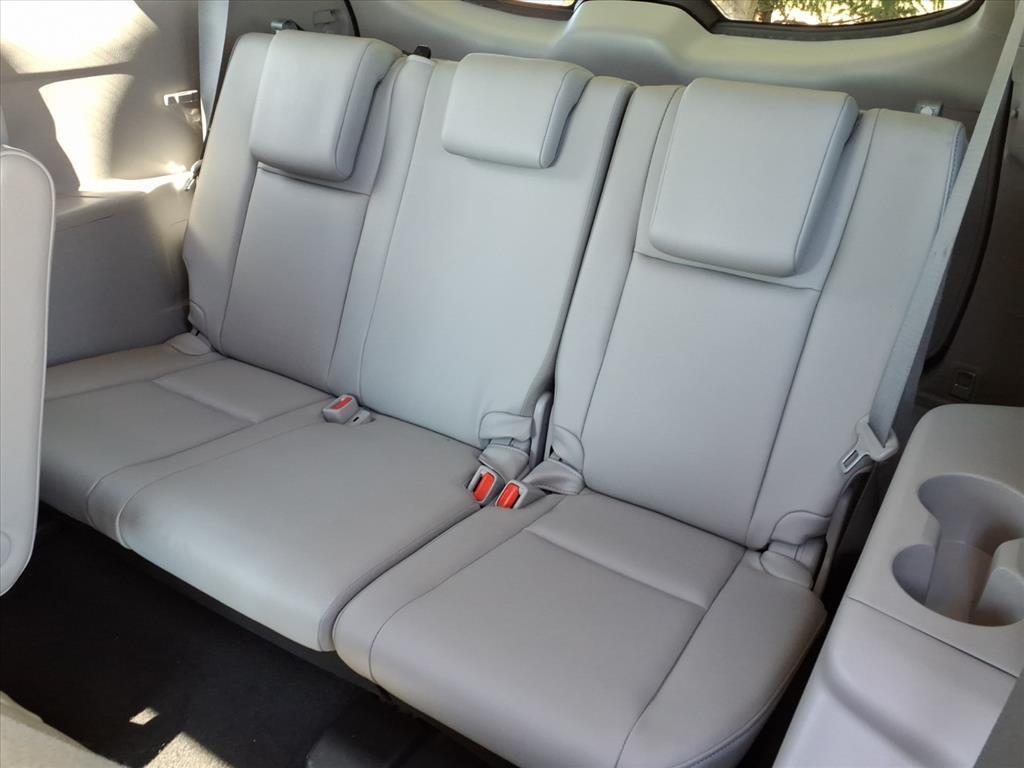 used 2019 Toyota Highlander car, priced at $28,999
