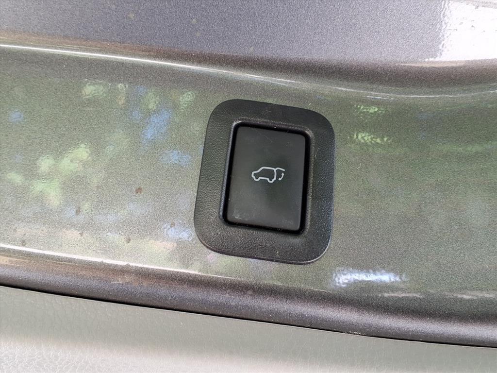 used 2019 Toyota Highlander car, priced at $28,999