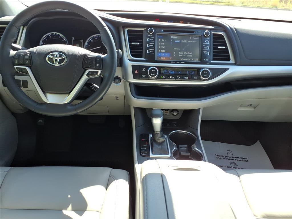 used 2019 Toyota Highlander car, priced at $28,999