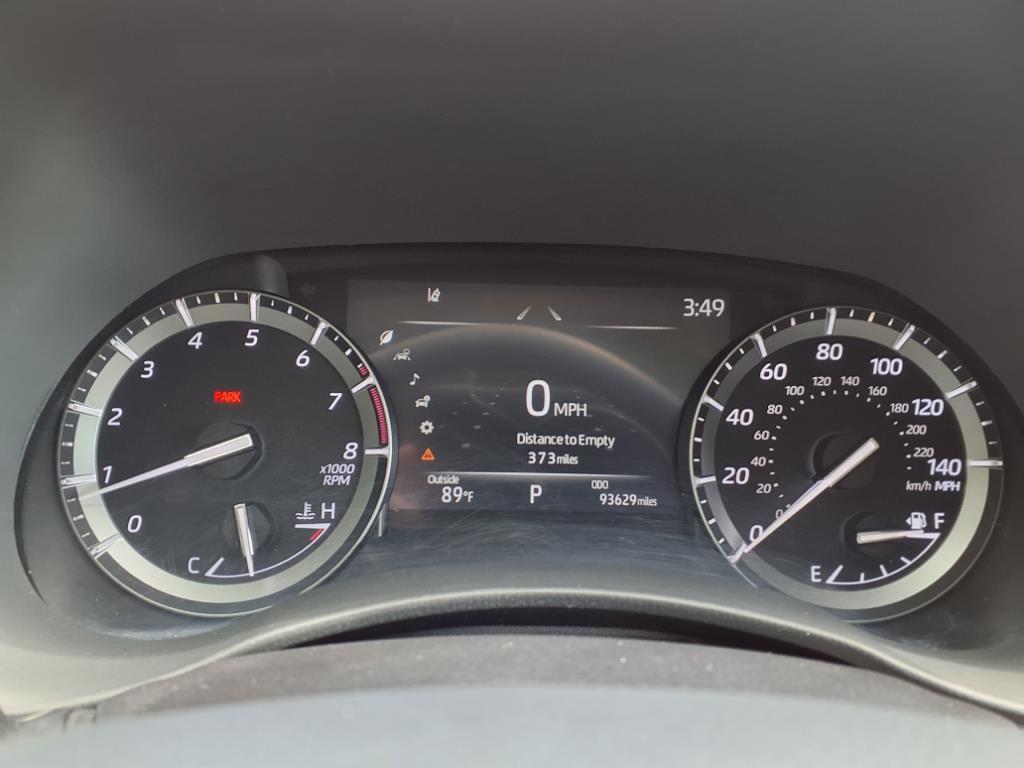 used 2021 Toyota Highlander car, priced at $34,999