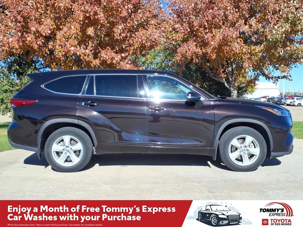 used 2020 Toyota Highlander car, priced at $25,999