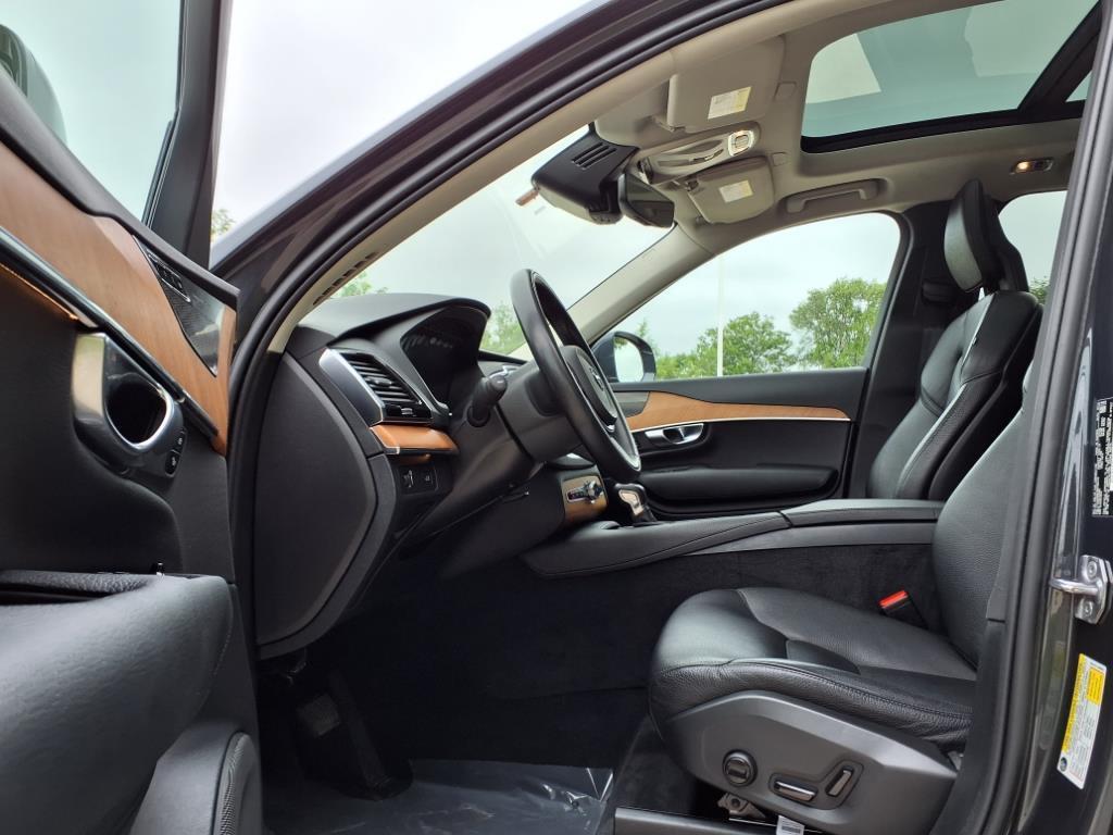 used 2022 Volvo XC90 car, priced at $41,999