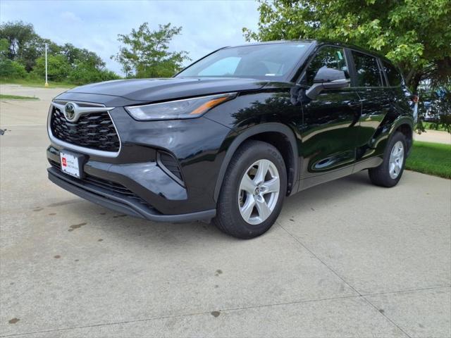 used 2023 Toyota Highlander car, priced at $33,999