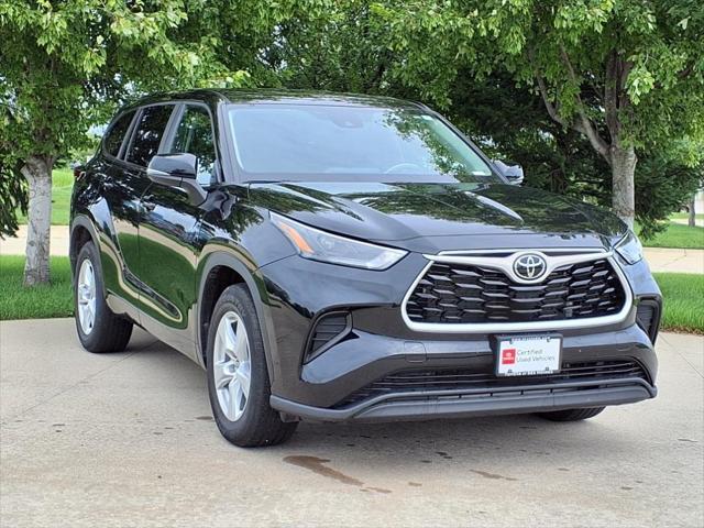 used 2023 Toyota Highlander car, priced at $33,999