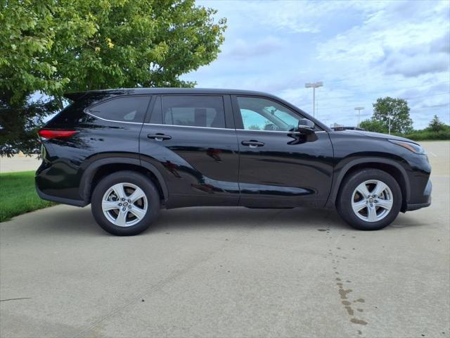 used 2023 Toyota Highlander car, priced at $33,999