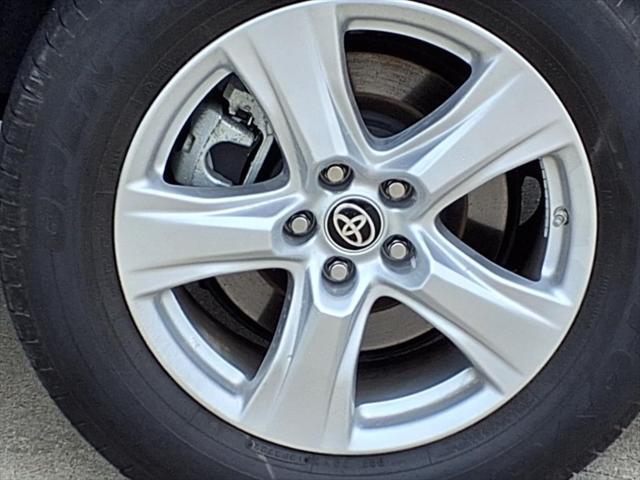 used 2023 Toyota Highlander car, priced at $33,999