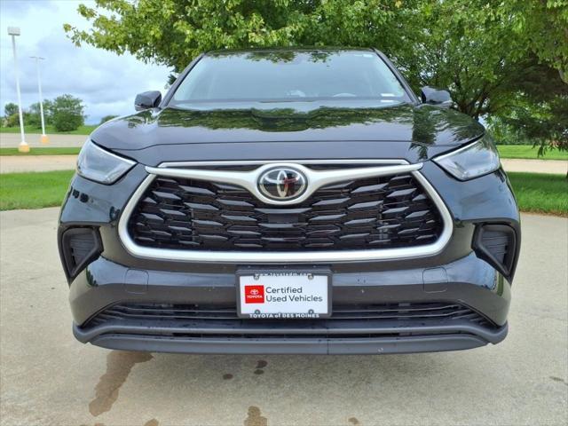 used 2023 Toyota Highlander car, priced at $33,999