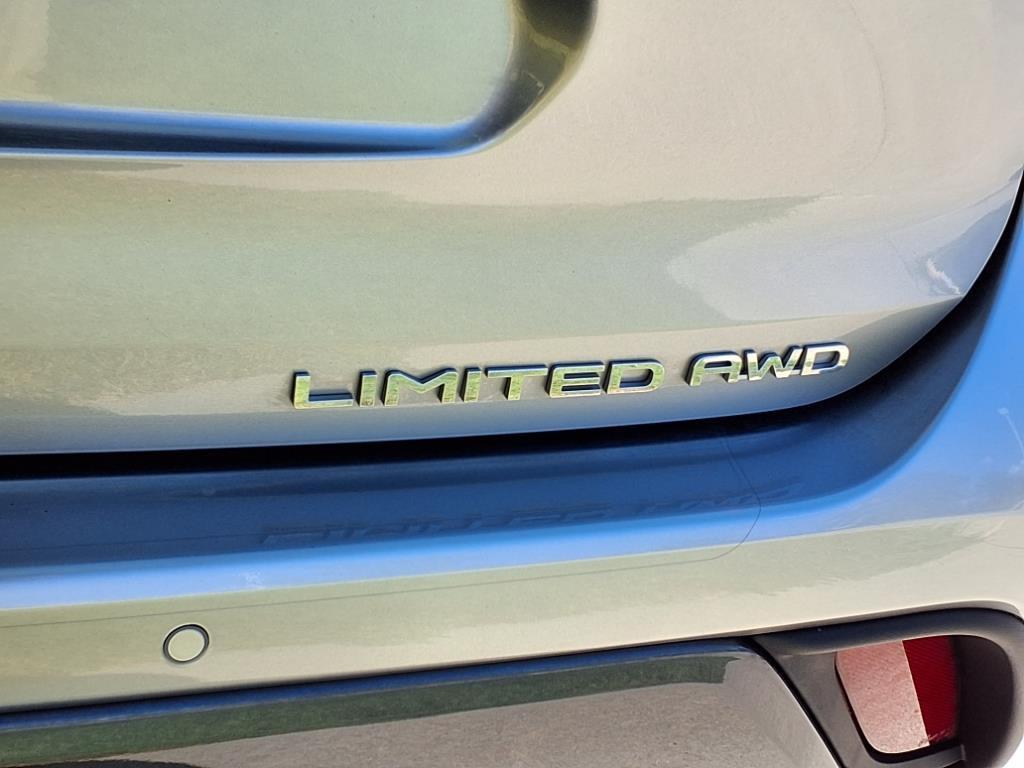 used 2022 Toyota Highlander car, priced at $41,988