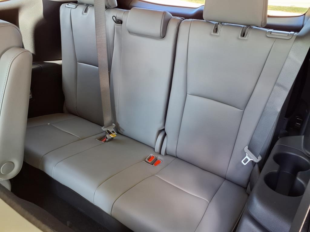 used 2022 Toyota Highlander car, priced at $41,988