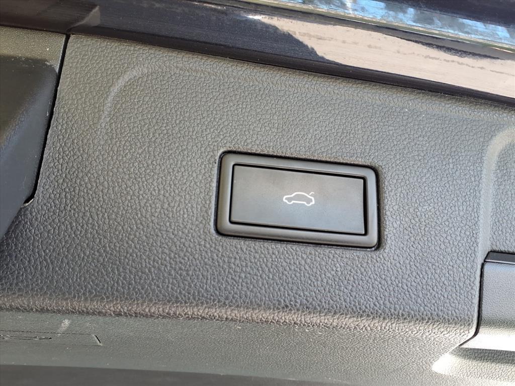 used 2021 Volkswagen Atlas car, priced at $25,999