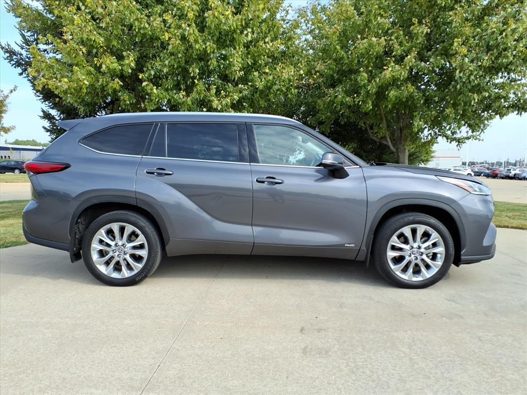 used 2023 Toyota Highlander Hybrid car, priced at $45,999
