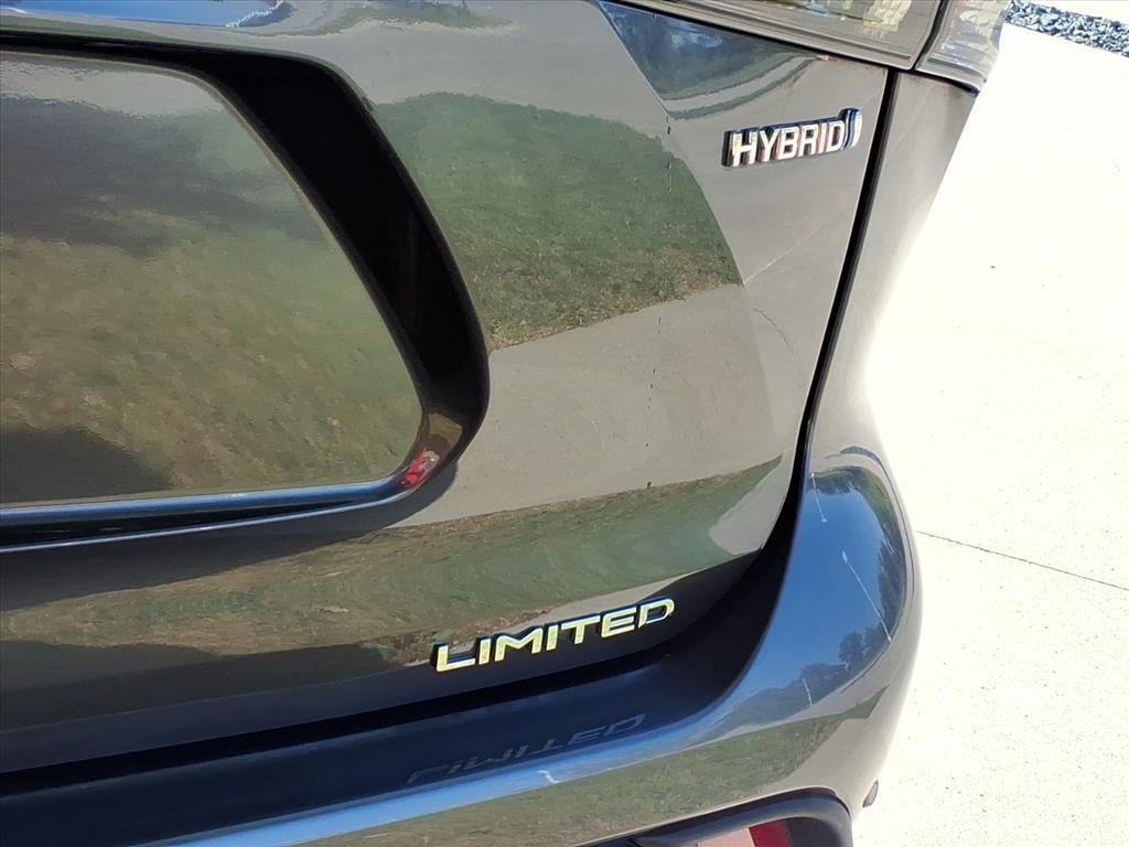 used 2023 Toyota Highlander Hybrid car, priced at $45,999