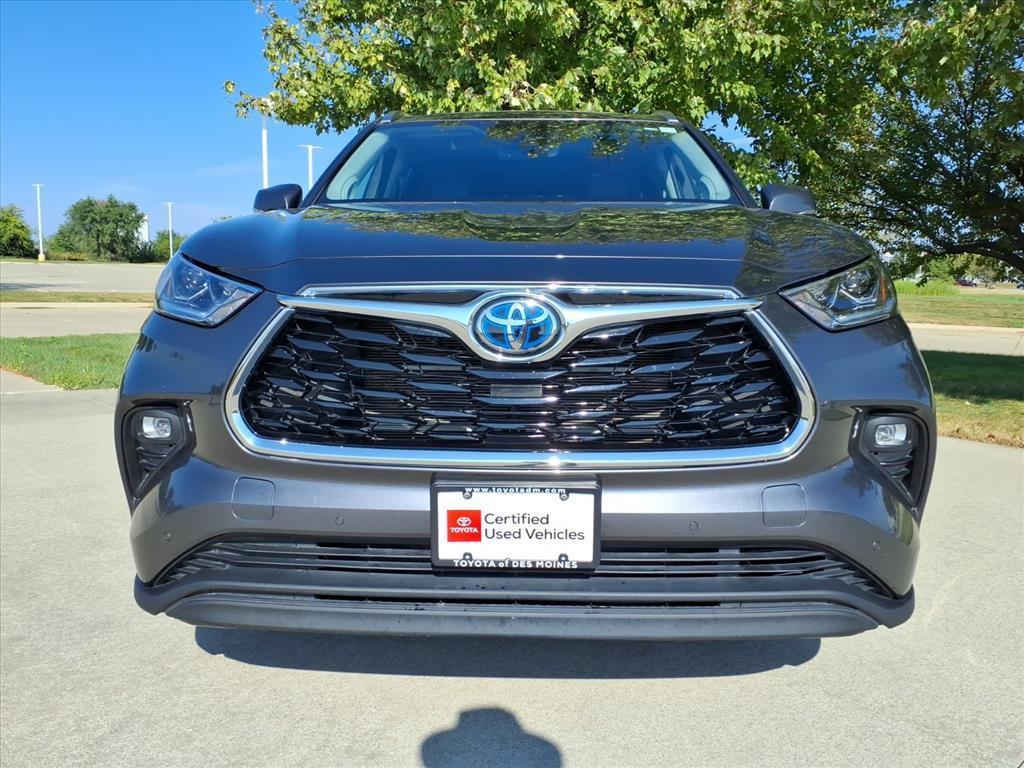 used 2023 Toyota Highlander Hybrid car, priced at $45,999