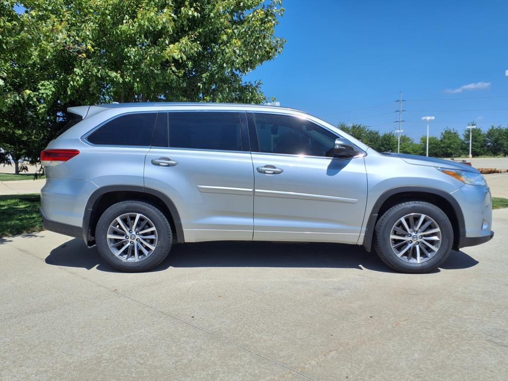 used 2018 Toyota Highlander car, priced at $21,999