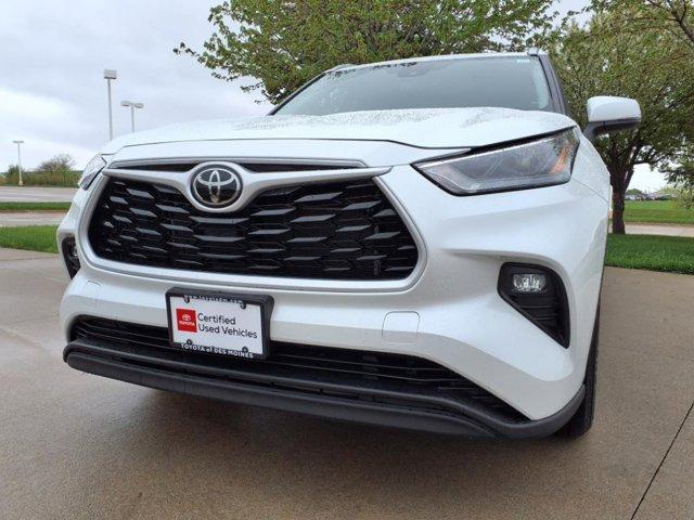 used 2023 Toyota Highlander car, priced at $38,999