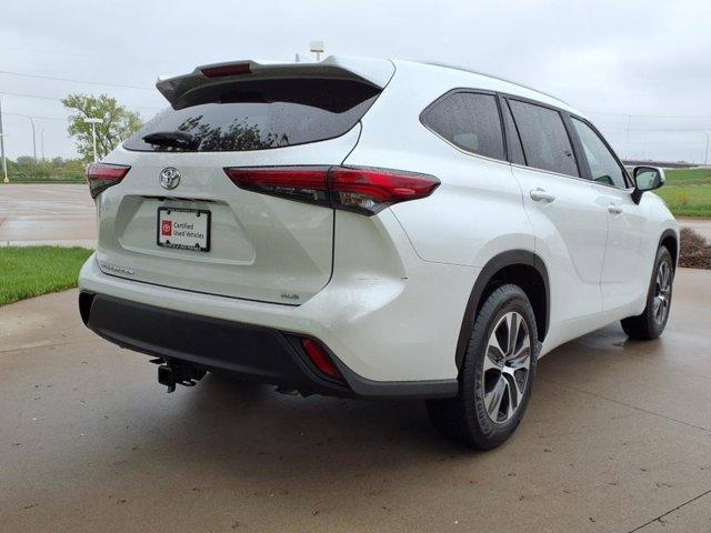 used 2023 Toyota Highlander car, priced at $38,999