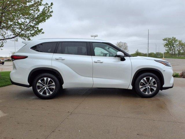 used 2023 Toyota Highlander car, priced at $38,999