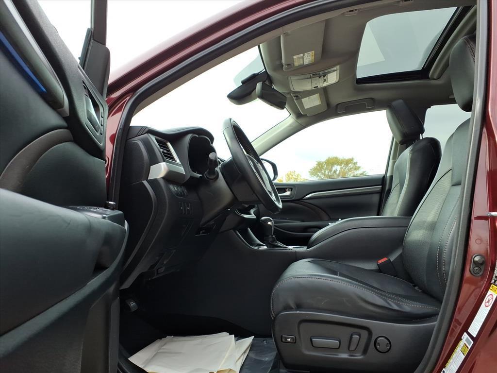 used 2017 Toyota Highlander car, priced at $18,999