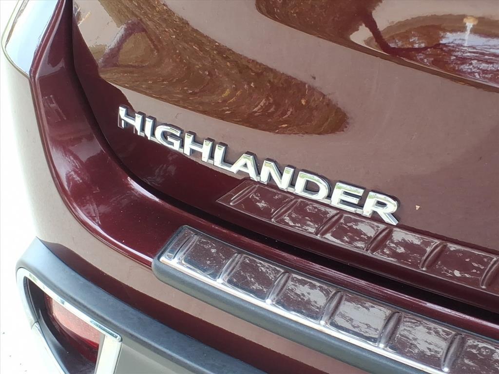 used 2017 Toyota Highlander car, priced at $18,999