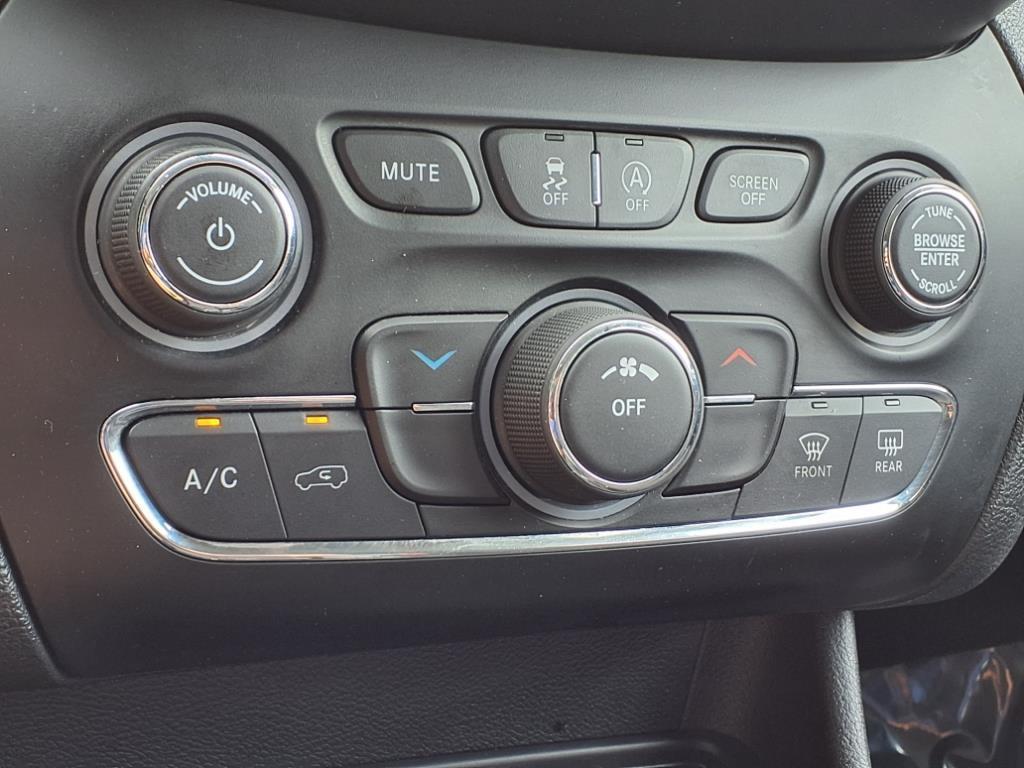 used 2019 Jeep Cherokee car, priced at $15,999