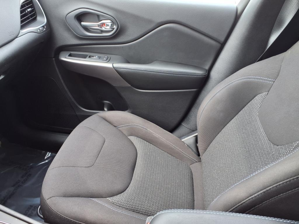 used 2019 Jeep Cherokee car, priced at $15,999