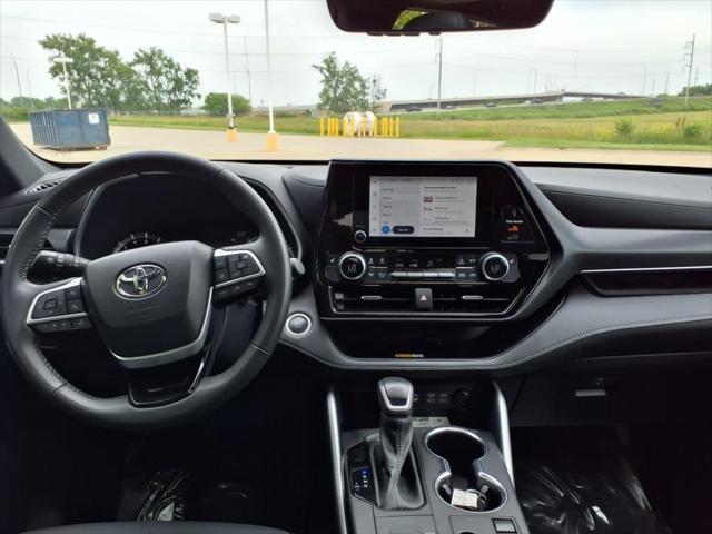 used 2024 Toyota Highlander car, priced at $45,410