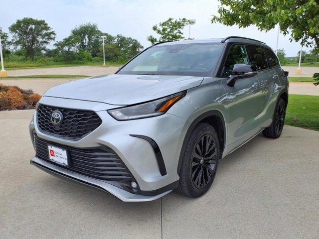used 2024 Toyota Highlander car, priced at $45,410