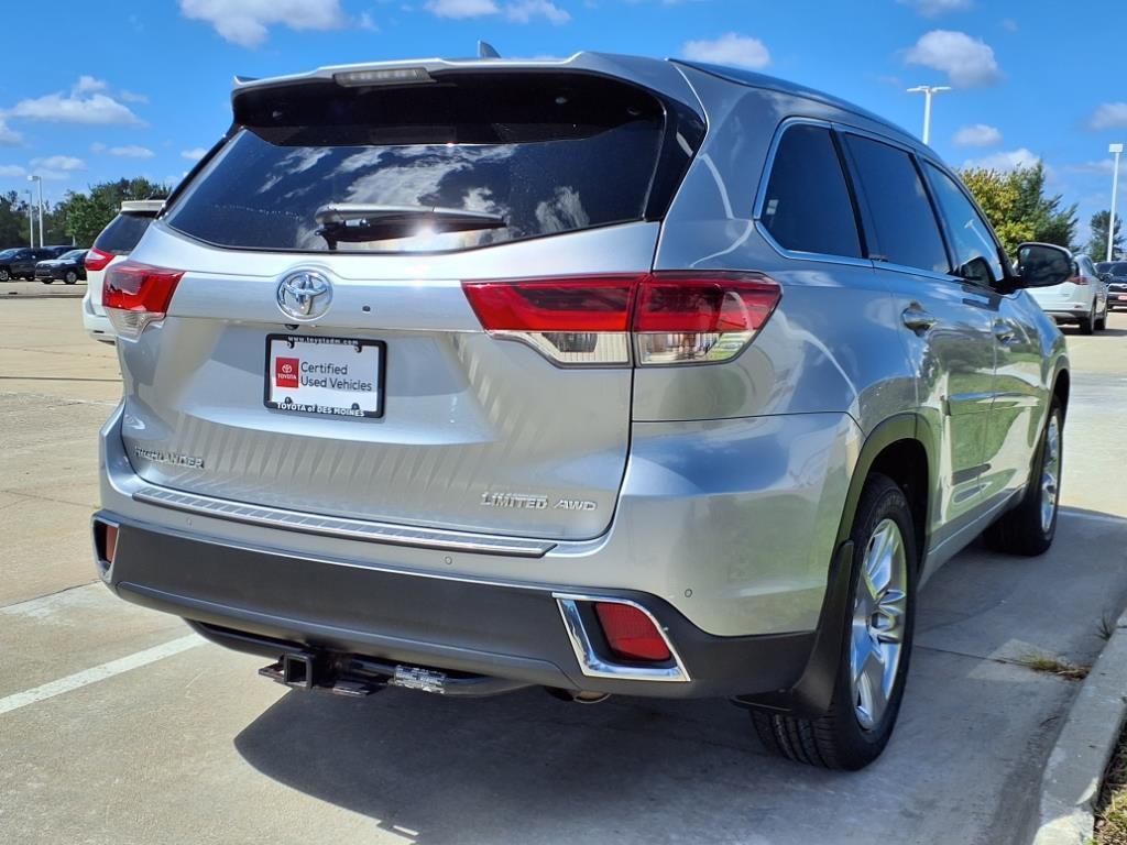 used 2017 Toyota Highlander car, priced at $22,999